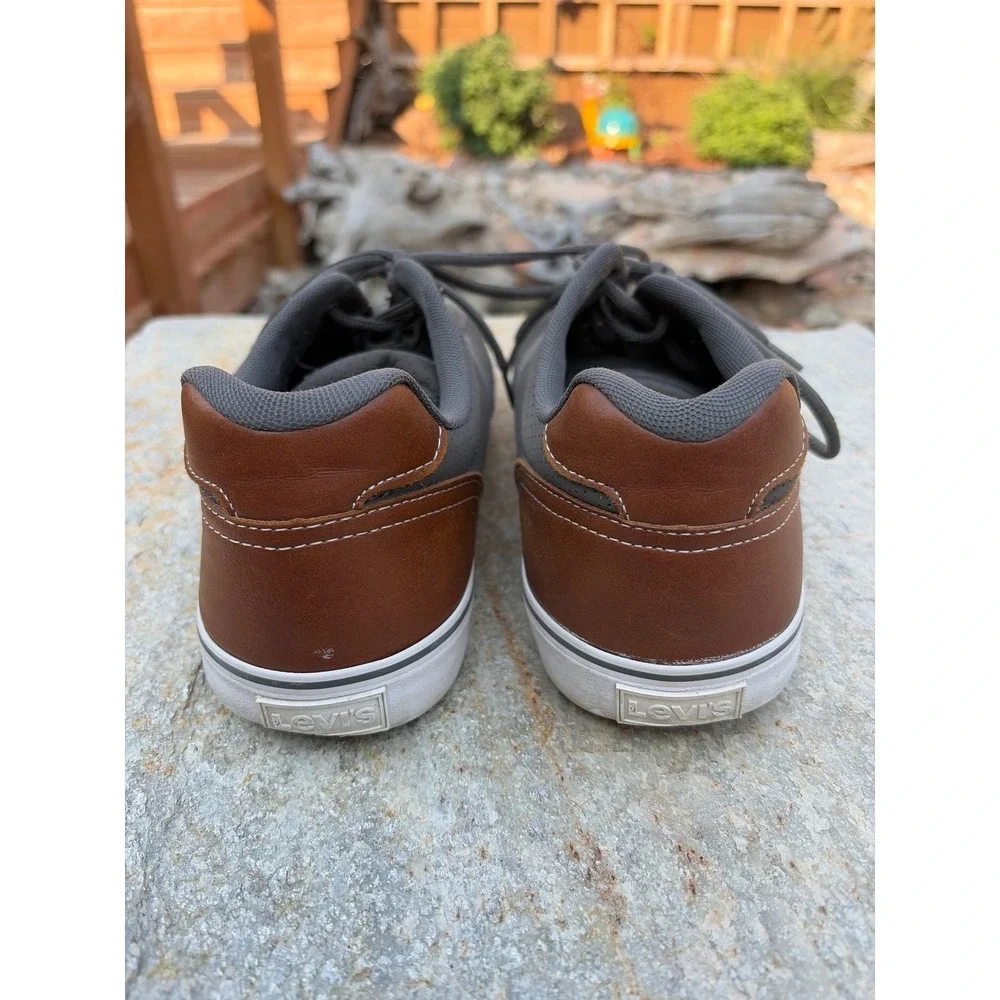 Levis Mens 517777K361 Grey Perforated Low Top Sneakers Size 12 Brown Heel